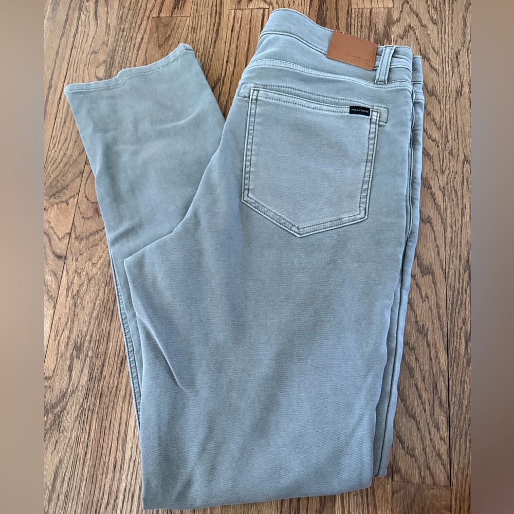 7 Diamonds light grey 5 pocket pants. Only worn once!